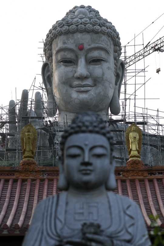 Penampakan Patung Buddha Raksasa di Vietnam