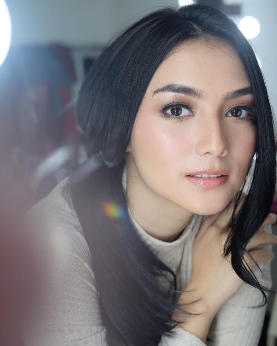 10 Artis Cantik Indonesia dengan Mata Terindah