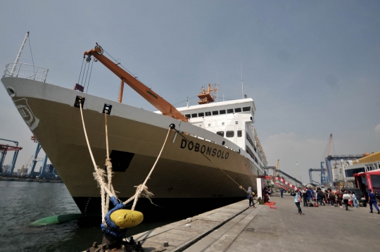 H-6 Lebaran, Pemudik via Kapal Laut Terus Padati Pelabuhan Tanjung Priok