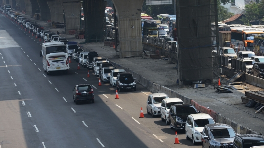 H-6 Lebaran, Tol Cikarang Mulai Alami Kemacetan