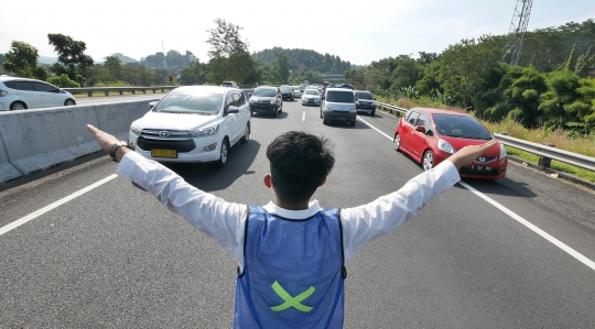 Urai Kemacetan, Tol Semarang-Bawean Buka Contraflow