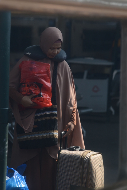 H-5 Lebaran, Pemudik Padati Stasiun Gambir