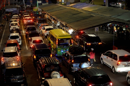 Pelabuhan Gilimanuk Mulai Dipadati Pemudik