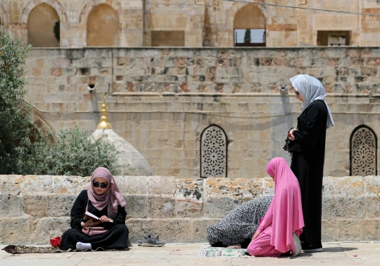 Suasana Salat Jumat Terakhir Bulan Ramadan di Yerusalem