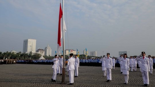 Gubernur Anies Pimpin Upacara Hari Pancasila di Monas