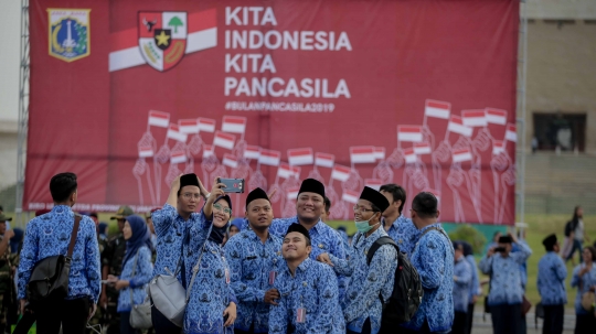 Gubernur Anies Pimpin Upacara Hari Pancasila di Monas