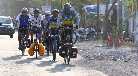 Rombongan Mudik Naik Sepeda dari Tangerang ke Pacitan Jawa Timur