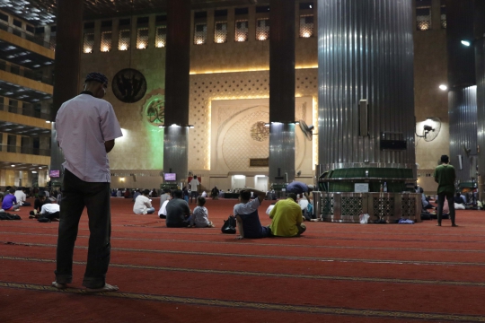 Ratusan Muslim Rayakan Malam Takbiran di Masjid Istiqlal