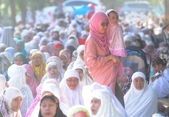 Melihat Salat Idul Fitri di Pelabuhan Sunda Kelapa