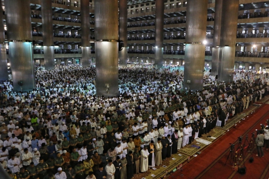 Ribuan Jemaah Salat Idul Fitri Padati Masjid Istiqlal