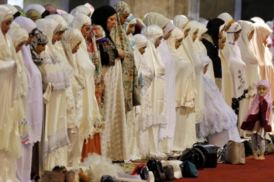 Ribuan Jemaah Salat Idul Fitri Padati Masjid Istiqlal