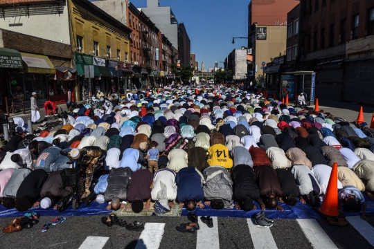 Potret Jalanan New York Dipenuhi Jemaah Salat Idul Fitri