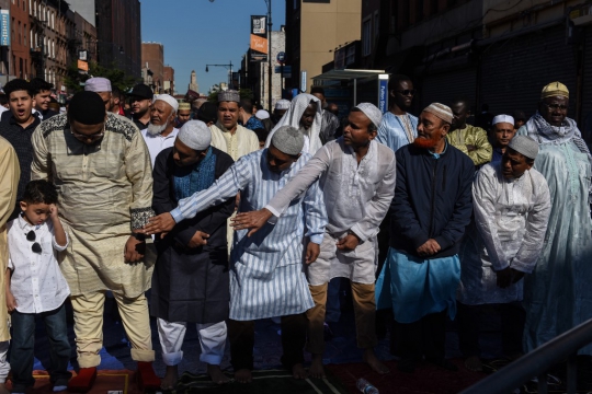 Potret Jalanan New York Dipenuhi Jemaah Salat Idul Fitri