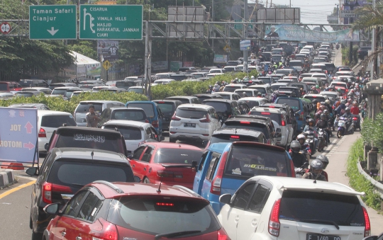 Lebaran, Jalur Menuju Puncak Macet Parah