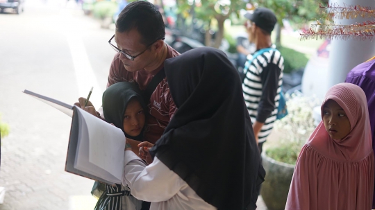 Ragunan Ramai Pengunjung, Banyak Anak Terpisah dari Orangtua