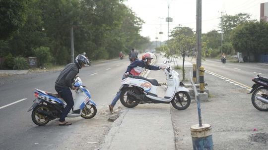 Akses Putar Balik Ditutup, Pemotor di Palimanan Terobos Separator