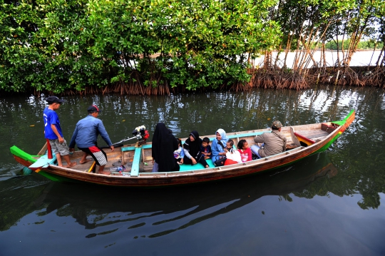 Mengunjungi Wisata Mangrove Murah Meriah di Bekasi