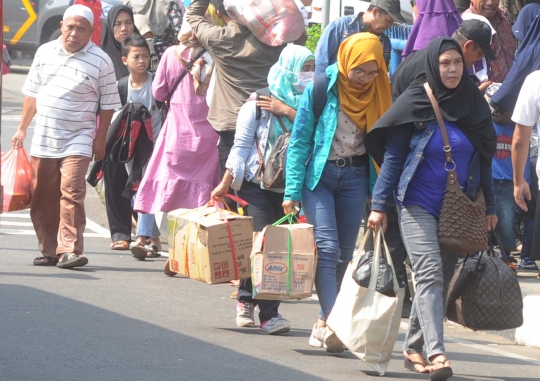 Kepadatan Puncak Arus Balik di Terminal Kampung Rambutan