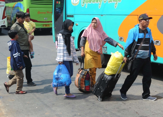 Kepadatan Puncak Arus Balik di Terminal Kampung Rambutan