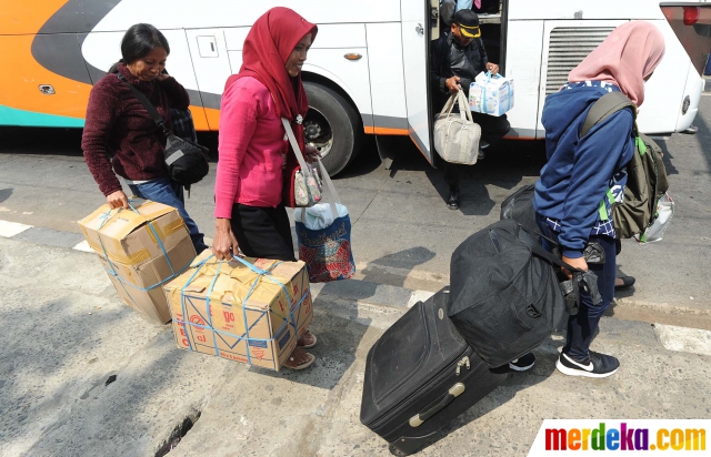 Foto : Kepadatan Puncak Arus Balik Di Terminal Kampung Rambutan ...