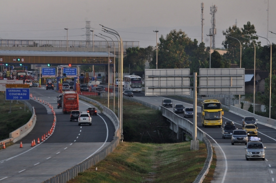 Arus Balik Pemudik Mulai Padati Tol Trans Jawa