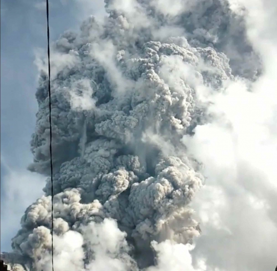 Penampakan Erupsi Mengerikan Gunung Sinabung