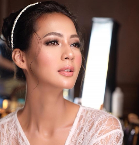 15 Artis Cantik Pemilik Bibir Terseksi