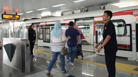 Uji Coba LRT Untuk Publik