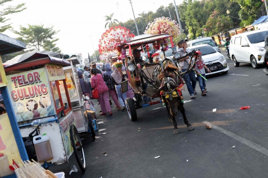 Dikuasai Delman dan PKL, Jalan Dekat Museum Fatahillah Semrawut