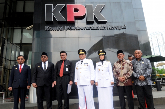 Usai Dilantik Jokowi, Tiga Pasangan Gubernur Terpilih Sambangi KPK