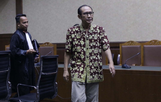 Diyakini Terima Suap, Dua Hakim PN Jakarta Selatan Dituntut 8 Tahun Penjara