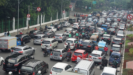 Ada Sidang Sengketa Pilpres, Lalin Jalan Medan Merdeka Timur Tersendat