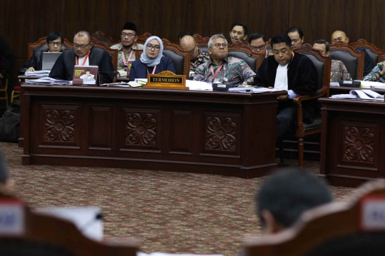 Ekspresi Hadirin Dengar Tuntutan Tim Hukum 02 di Sidang Perselisihan Pilpres 2019