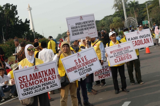 Demo Minta Keadilan Sidang MK, Demonstran Baca Alquran