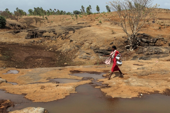 Kekeringan, Warga India Terpaksa Andalkan Danau yang Tercemar