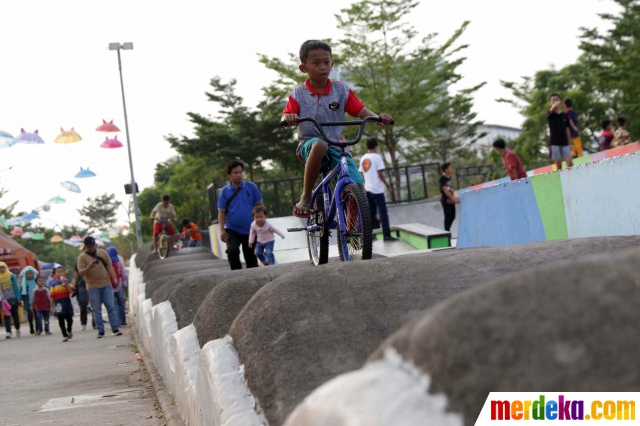 Download 450 Koleksi Background Anak Bmx Terbaik
