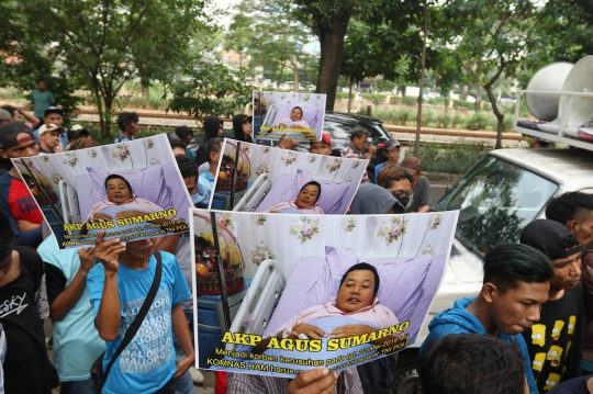 Massa Tuntut Komnas HAM Bersikap Adil