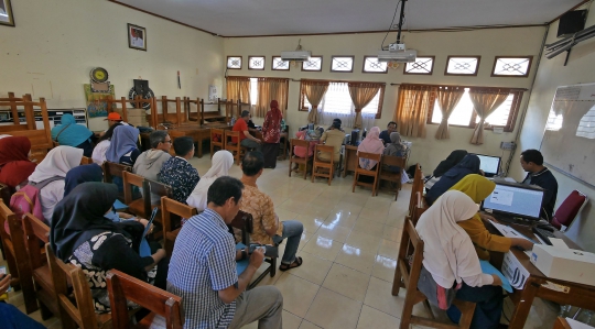 Antrean PPDB di SMAN 1 Depok Mengular