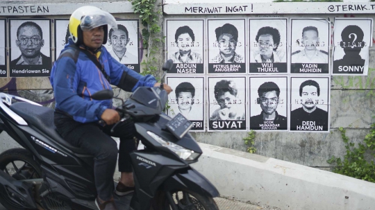 Poster Marsinah dan 13 Aktivis yang Hilang Hiasi Sudut Kota Depok
