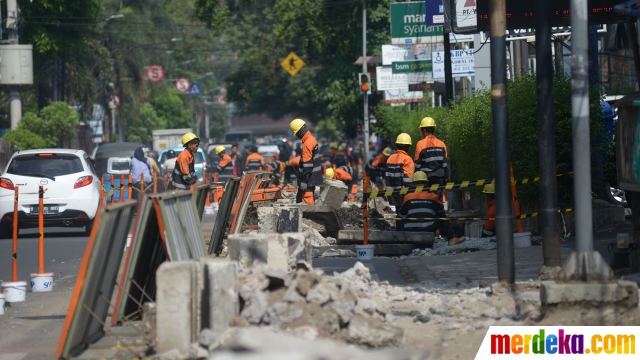 Foto Memantau Revitalisasi Trotoar Cikini Raya Sepanjang