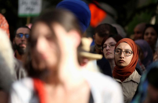 Aksi Muslimah Kanada Protes Larangan Jilbab