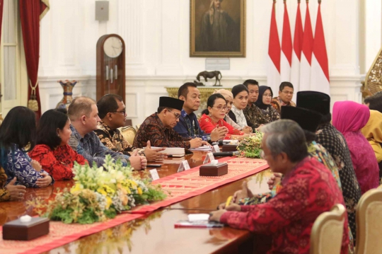 Presiden Jokowi Temui Pelaku UMKM di Istana