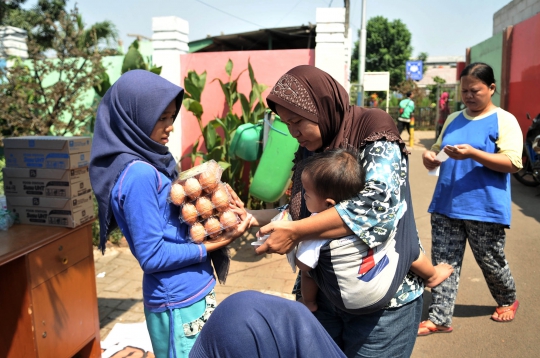 Antusiasme Warga Pemegang KJP Serbu Pasar Murah