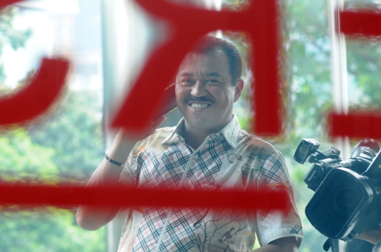 Penuhi Panggilan KPK, Politikus Golkar Umbar Senyuman
