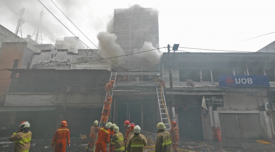 Gudang Petasan di Asemka Terbakar