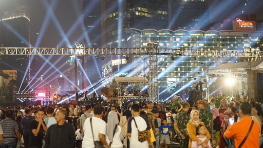 Melihat Antusias Warga Ramaikan Jakarta Night Festival