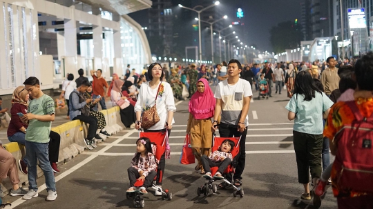 Melihat Antusias Warga Ramaikan Jakarta Night Festival