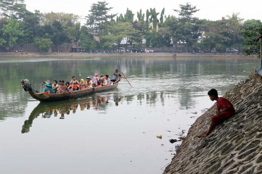 HUT Jakarta ke-492, Setu Babakan Dipadati Warga