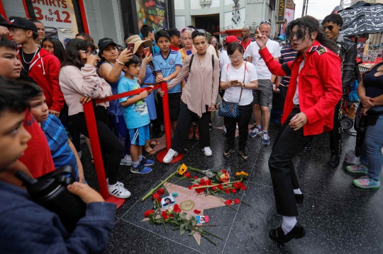 Penggemar Peringati 10 Tahun Kematian Michael Jackson