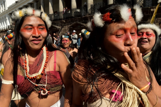 Protes Eksplorasi, Suku Amazon Geruduk Istana Presiden